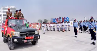 বিএনসিসির বার্ষিক কেন্দ্রীয় ক্যাম্পিংয়ের সমাপনী কুচকাওয়াজ পরিদর্শন করেছেন সেনাপ্রধান