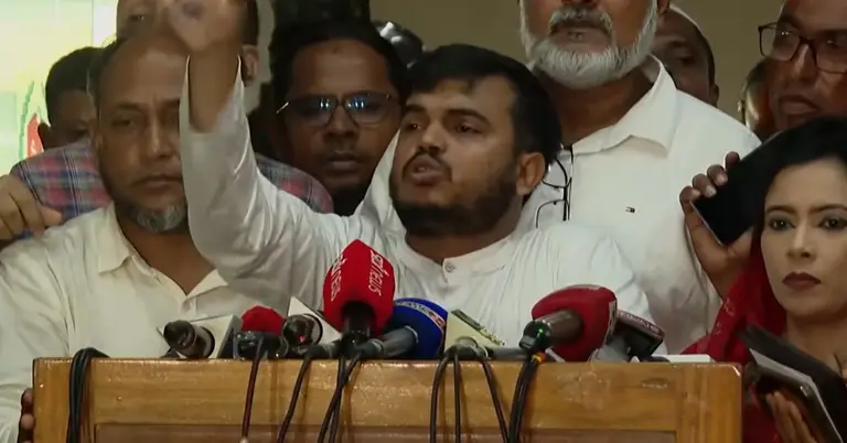 জাতীয় নাগরিক পার্টির যুগ্ম মুখ্য সংগঠক আয়াতউল্লাহ