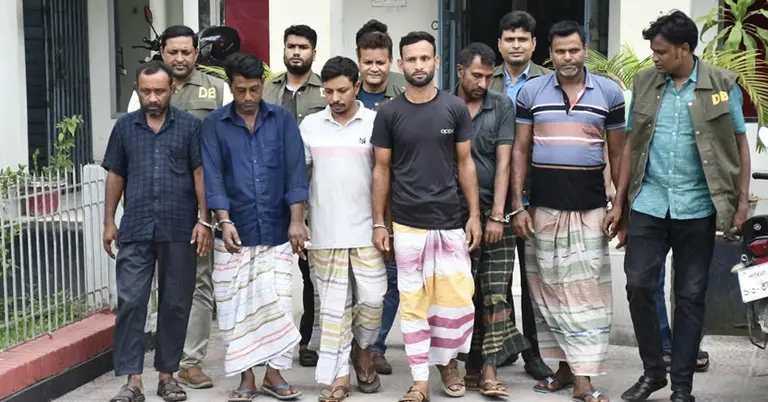 চোর-চক্রের ৬ সদস্যরা পুলিশ হেফাজতে