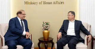 স্বরাষ্ট্রমন্ত্রীর সঙ্গে পাকিস্তানের হাইকমিশনারের সৌজন্য সাক্ষাৎ