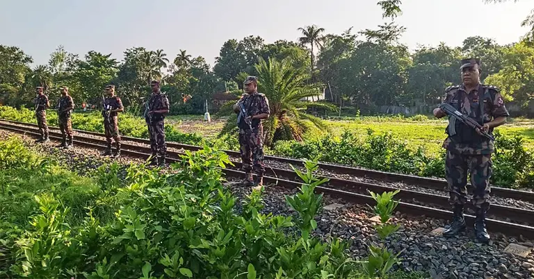 সীমান্তে বিজিবির সতর্ক অবস্থান