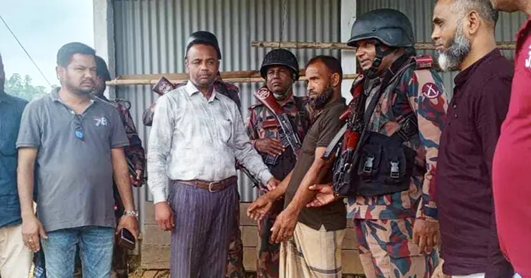 বিজিবির সঙ্গে অপহৃত বাংলাদেশি নাগরিক দুলাল