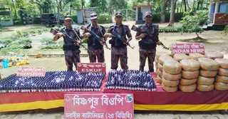 বিজিবির তাড়া খেয়ে মাদক ফেলে পালাল চোরকারবারিরা