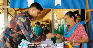 সাজেকে বিনামূল্যে চিকিৎসা সেবা, ওষুধ ও অনুদান দিয়েছে বিজিবি
