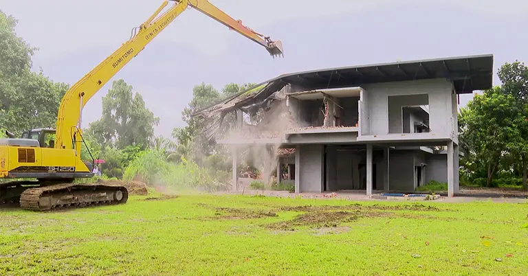 নসরুল হামিদের বাংলো বাড়ি উচ্ছেদ অভিযান