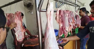 গরুর মাংসের কেজি ২৫০ টাকায় নামাতে লিগ্যাল নোটিশ