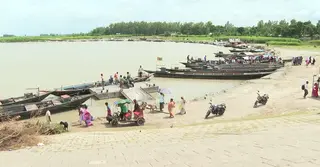 চালুর এক মাসের মাথায় বন্ধ নৌরুট, ঝুঁকি নিয়েই যাত্রী চলাচল
