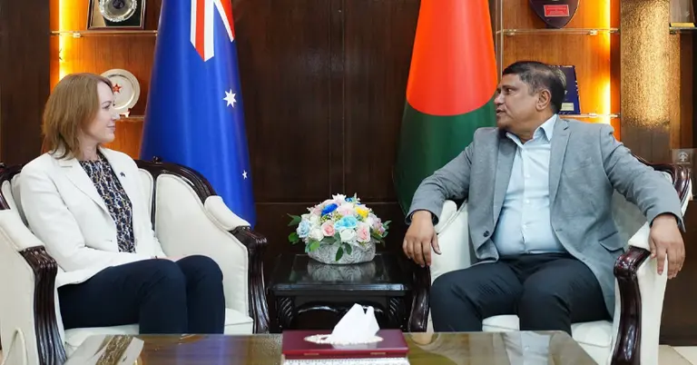 প্রধানমন্ত্রীর প্রতিরক্ষা উপদেষ্টা ও অস্ট্রেলিয়ান হাইকমিশনার