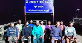 সেন্ট মার্টিনের গভীর সমুদ্রে ইঞ্জিন বিকল, ভাসতে থাকা ১০ জেলে উদ্ধার