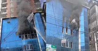 চট্টগ্রামের টেরিবাজারে বহুতল মার্কেটে অগ্নিকাণ্ডে ২ জনের মৃত্যু