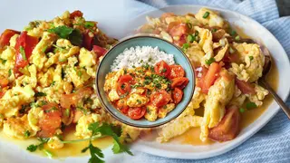 ডিমের একঘেয়েমি কাটাতে ট্রাই করুন ভাইরাল টমেটো এগ স্ক্র্যাম্বল