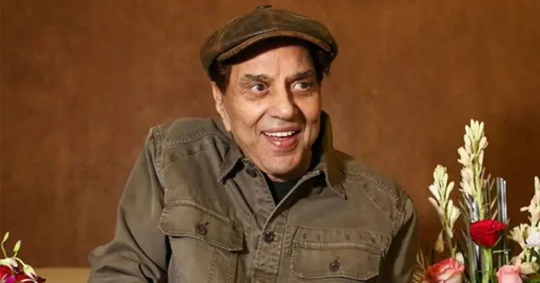 কিংবদন্তি অভিনেতা ধর্মেন্দ্র