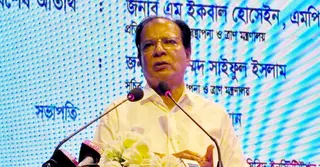সারা দেশে খননকৃত খালগুলোকে আয়বর্ধক খাতে রূপান্তর করতে হবে: ত্রাণমন্ত্রী