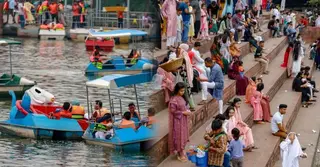 ঈদের বিকেলে বিনোদনকেন্দ্রে ভিড়; রবীন্দ্র সরোবর ও হাতিরঝিলে দর্শনার্থীদের ঢল