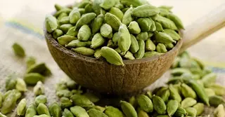 কোরবানির আগে ‘আকাশছোঁয়া’ দাম এলাচের