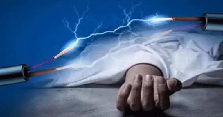 বিদ্যুৎস্পৃষ্টের প্রতীকী ছবি
