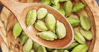 এলাচ: সুগন্ধি মশলার রাজা ও স্বাস্থ্যসমৃদ্ধ উপাদান