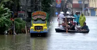 ভারতে ভারী বৃষ্টির তাণ্ডব: পশ্চিমবঙ্গে চার জেলায় রেড অ্যালার্ট, কেরালায় প্রাণহানি বেড়ে ১১