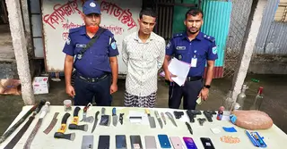 ফরিদপুরে যৌথবাহিনীর অভিযানে অস্ত্র-গাঁজাসহ আটক ১