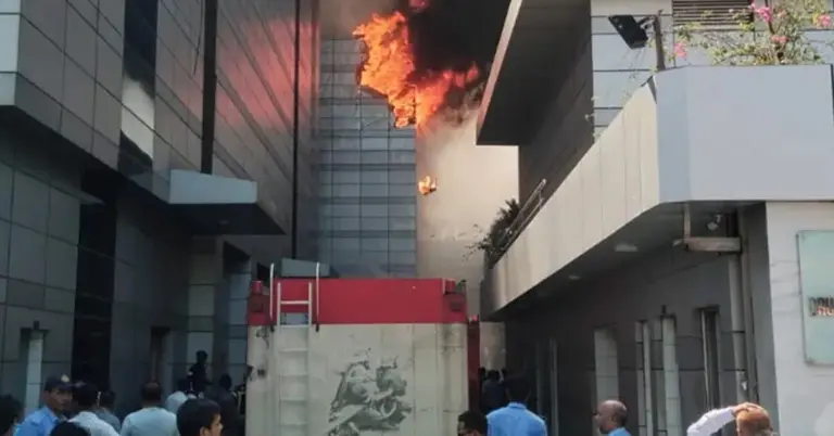 ওষুধ কারখানার আগুন