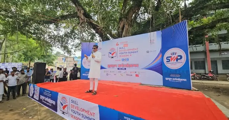 পানিসম্পদ প্রতিমন্ত্রী ফরহাদ হোসেন আজাদ