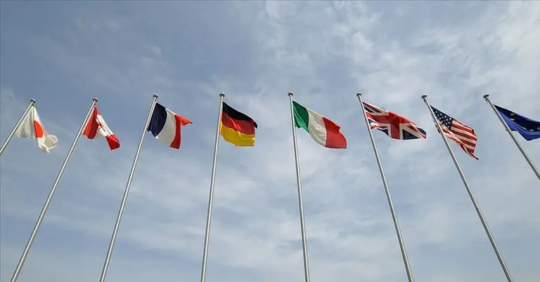 জি-সেভেন সদস্য দেশগুলোর পতাকা