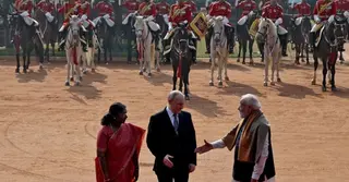 ভারতের রাষ্ট্রপতি ভবনে গার্ড অব অনার পেলেন পুতিন