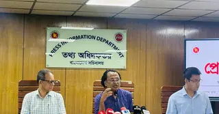 আ.লীগ মাফিয়া গ‍্যাং, রাজনীতি করতে দেয়া উচিৎ নয়: তথ্য উপদেষ্টা