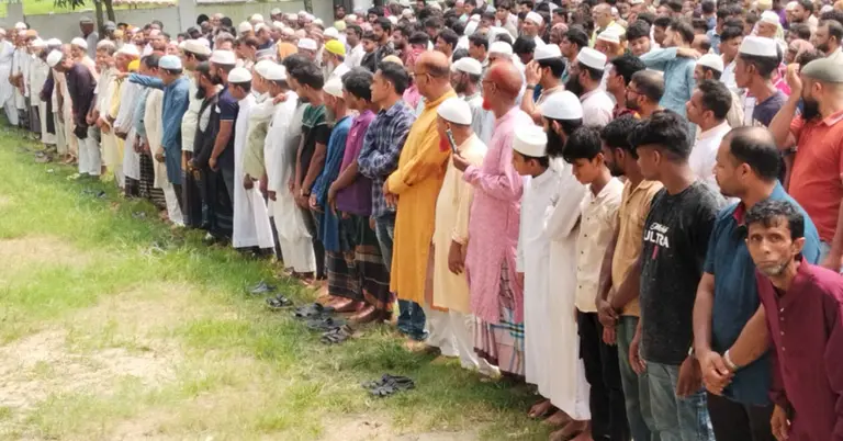 কৃষক কবির হোসেনের জানাজা
