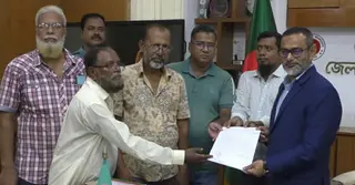 যশোরে জোরপূর্বক সঞ্চালন লাইন স্থাপন বন্ধের দাবিতে জেলা প্রশাসককে স্মারকলিপি