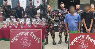 ঝিনাইদহ সীমান্তে পৃথক অভিযানে ভারতীয় সিরাপ-কীটনাশকসহ আটক ২