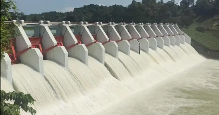 কর্ণফুলী পানি বিদ্যুৎ কেন্দ্রের জলকপাট