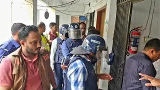 বুলেট প্রুফ জ্যাকেট পরিয়ে ঢাকায় আনা হল শ্যামল দত্ত-মোজাম্মেল বাবুকে