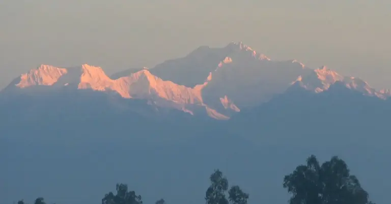 পঞ্চগড়ে থেকে কাঞ্চনজঙ্ঘার দৃশ্য