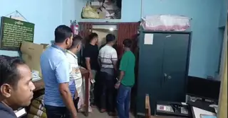 খুলনায় কৃষি ব্যাংকে চুরি: জিজ্ঞাসাবাদের জন্য পুলিশ হেফাজতে ৩ জন