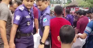 মরদেহ উদ্ধার করতে গিয়ে পুলিশ দেখলেন, নিহত শিশু নিজেরই ছেলে