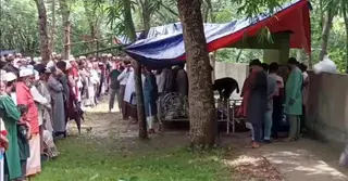 কুষ্টিয়ায় পাশাপাশি কবরে শায়িত হলেন সড়ক দুর্ঘটনায় নিহতরা