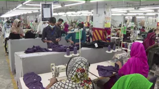 পোশাক কারখানায় হরতাল-অবরোধের প্রভাব, কমেছে উৎপাদন