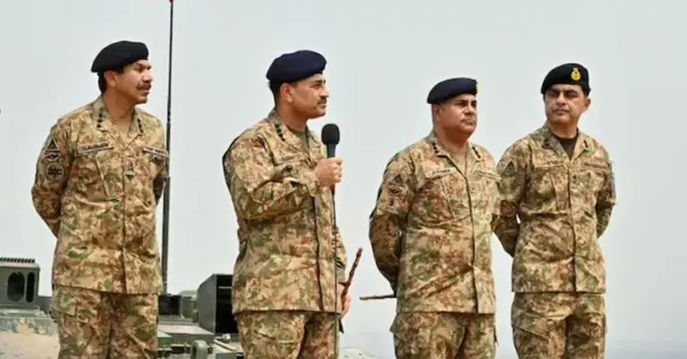 পাকিস্তান সেনাবাহিনীর কর্মকর্তারা