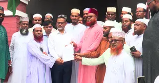 যশোরে ৫ দফা দাবিতে শিক্ষকদের মানববন্ধন