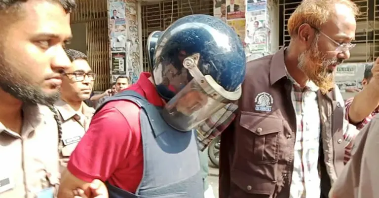 অস্ত্র বিক্রেতা মাজেদুল