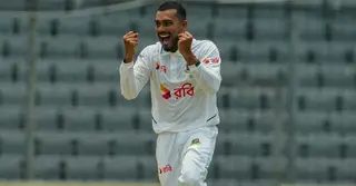 ক্যারিয়ারে ১৪ ফাইফার; মিরাজ থামবেন কোথায়?