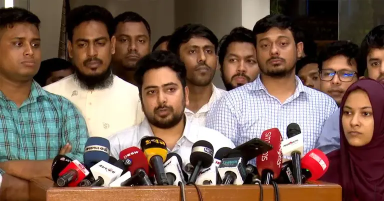 সংবাদ সম্মেলনে এনসিপির আহ্বায়ক নাহিদ ইসলাম