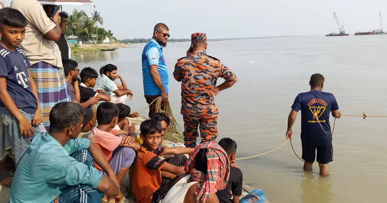 নদীতে নিখোঁজ