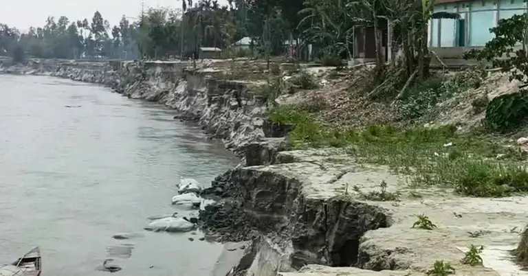 কুড়িগ্রামে নদী ভাঙনের কারণে গৃহহীন অর্ধ শতাধিক পরিবার