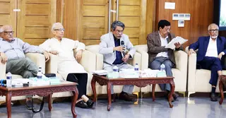 জরুরি অবস্থা ঘোষণায় একমত রাজনৈতিক দলগুলো