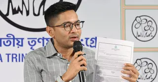 শেখ হাসিনা কি অনুপ্রবেশকারী, নাকি শরণার্থী—অমিত শাহকে প্রশ্ন অভিষেকের