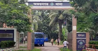 ব্যবসায়ীকে বালুতে পুঁতে রেখে টাকা হাতানোর অভিযোগ; জড়িত বিএনপি নেতা ও সাংবাদিক