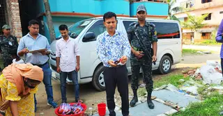 পাবনায় স্পিডের আদলে তৈরি হতো নকল পানীয়!