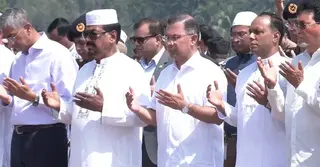 সাবেক এমপি সালাহউদ্দিন আহমেদের জানাজায় অংশ নিয়েছেন প্রধানমন্ত্রী